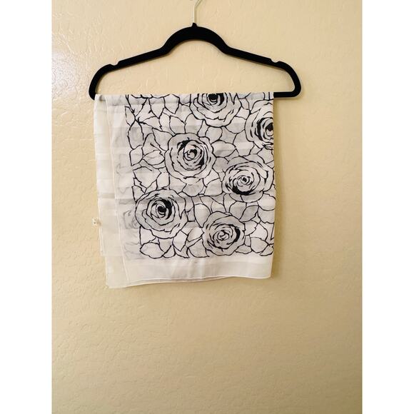 Vintage Black and White Rose Pattern Scarf 100% Polyester Made in Italy - Picture 3 of 5